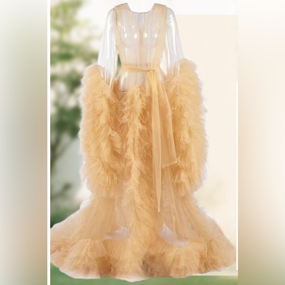NEW Tulle Robe. (Missing Belt.) - Picture 3 of 4